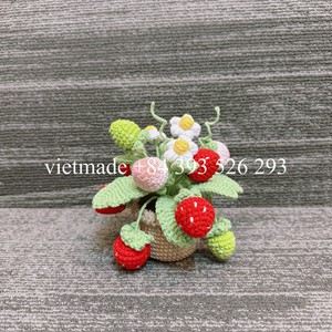 Precio directo de fábrica lindo hecho a mano fresa maceta decoración del hogar Festival regalo flor Artificial tejer flor ganchillo regalo - Product Image 5