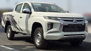 Limpio seminuevo 2023 MITSUBISH-I de L-200 - Product Image 2