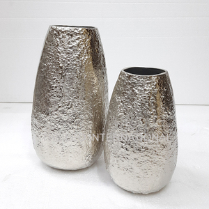 Florero de hierro costero Chapado en plata con forma única de Metal de aluminio, estilo elegante, hecho a mano de lujo, excelente calidad - Product Image 2