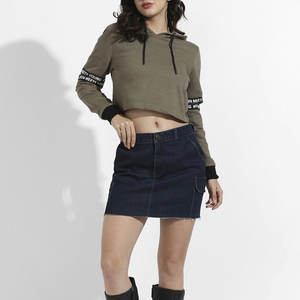 Venta en línea Diseño de logotipo personalizado Mujeres Crop Top Sudadera con capucha Secado rápido Tela cómoda Calidad superior Mujeres Crop Top Sudadera con capucha - Product Image 4