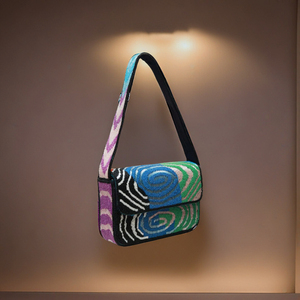 Sac à main de soirée souple à perles en spirale abstraite, fait à la main, psychédélique, couleurs personnalisées, logo, écologique - Product Image 1