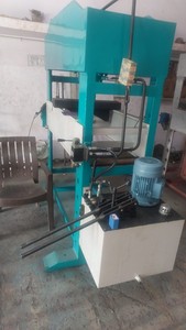 เครื่องอัดไฮดรอลิกแบบโครงเหล็ก H / แบบ H ทำจากสแตนเลส พร้อมมอเตอร์ 200 กิโลวัตต์ / ความจุ 10 ตัน ถึง 500 ตัน - Product Image 3