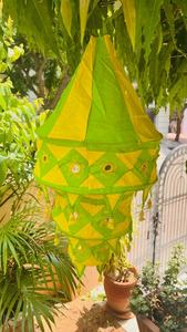 Lanterne suspendue en tissu faite à la main de qualité supérieure dans diverses belles couleurs pour la décoration intérieure et extérieure de l'événement de mariage - Product Image 2