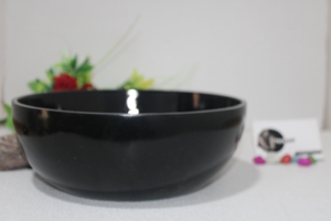 Bol en résine noire traditionnelle de qualité supérieure Design brillant pour servir des aliments Ensemble de vaisselle durable de forme ronde moyenne avec assiette - Product Image 3