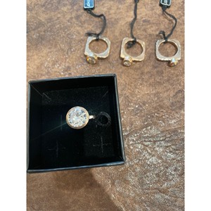 Fabriqué en Italie, bague solitaire unique pour femme, artisanale, avec pierre. - Product Image 4