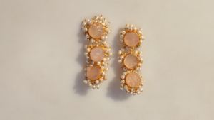 Boucles d'oreilles pendantes en pierre multicolore Quartz rose avec perle Boucles d'oreilles baroques pour femmes Bijoux Boucles d'oreilles en plaqué or 18 carats avec grosses pierres - Product Image 5