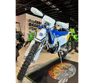 Motocicleta Todoterreno SPEEDER PERFORMANCE FES 450 Hard Enduro Dual Sport Inalámbrica/Con Batería - Product Image 3