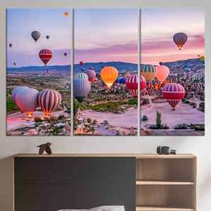 Arte en lienzo de Cappadocia Sunrise Balloon - Impresión de paisaje de Goreme, JUEGO DE 3 LIENZOS - Product Image 1