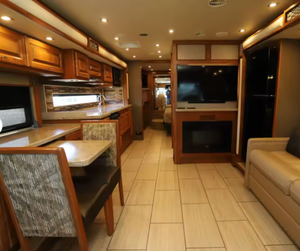 2020 2022 2023 2025 2024 Fleetwood RV Pace Arrow 36U Autocaravanas, Casas Rodantes y Remolques de Viaje - Product Image 5