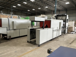 Solution entraînée électrique de machine d'emballage rétractable automatique à quatre lignes à grande vitesse pour l'emballage de bouteilles en PET et de cartons en plastique - Product Image 4