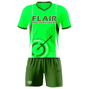 Kits de football rétro conçus sur mesure Uniformes de maillot de football pour enfants de haute qualité pour hommes - Product Image 4