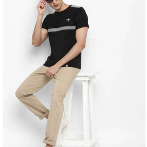 เสื้อยืดคอกลมผู้ชายแฟชั่นฤดูร้อนแขนสั้นดีไซน์ใหม่วัสดุโพลีเอสเตอร์/ ผ้าฝ้าย - Product Image 5