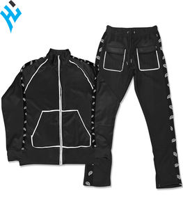 ชุดวอร์มสองชิ้นสำหรับวิ่งพร้อมกระเป๋าหน้าและแถบด้านข้างของผู้ชายชุดวอร์มแบบกำหนดเองล่าสุด - Product Image 4