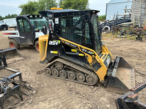 รถตักล้อยางสำหรับงานป่าไม้ ASV RT-120 ปี 2018 มือสอง ระบบ Posi-Track ขนาดกะทัดรัด Liyuan Kama เครื่องยนต์ดีเซล 75 กิโลวัตต์ บุ้งกี๋ขนาด 0.45 เมตร สีเหลือง ปั๊มมือสองรับประกัน 2 ปี - Product Image 3
