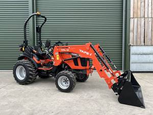 รถแทรกเตอร์ TAFE 6028M CAB Compact 25 แรงม้า ขับเคลื่อน 4 ล้อ เครื่องยนต์ดีเซล พร้อมห้องโดยสารเต็มรูปแบบ เครื่องยนต์ 3 สูบ สำหรับงานเกษตร จัดส่งฟรี - Product Image 4