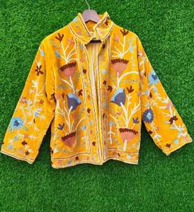 Chaqueta de Invierno Unisex con Cuello Alto y Bordado Floral de Terciopelo Suzani, Forro de Algodón y Dos Bolsillos Laterales, la Mejor y Más Nueva de 2025 - Product Image 1