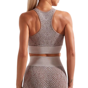 Nouveau femmes ensembles d'entraînement Yoga haut et vêtements de sport 2 pièces sans couture Yoga ensemble Fitness sport Gym vêtements femmes Gym Yoga ensemble - Product Image 4