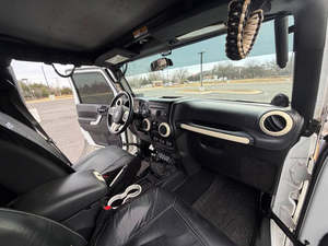 Jeep Wrangler Unlimited Sport 4WD 2012 d'occasion en excellent état - Product Image 3