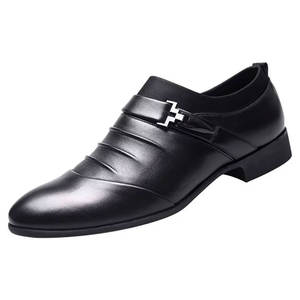 2024 nuevos zapatos formales de cuero planos antideslizantes para hombres zapatos casuales de negocios de gran tamaño estilo británico zapatos de boda para jóvenes hechos para hombres pa - Product Image 1
