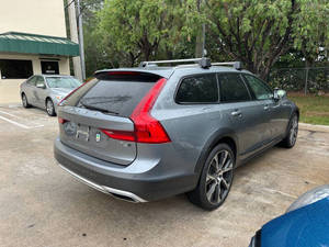 Voiture d'occasion de qualité abordable, Volvo V9-0 Cross Country T6 2017, conduite à gauche - Product Image 6