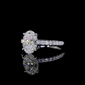 Anillo de Compromiso con Halo Oculto de Corte Ovalado de 2.34 Quilates, Oro Blanco de 14K, Anillo de Novia con Diamante Cultivado en Laboratorio - Product Image 1
