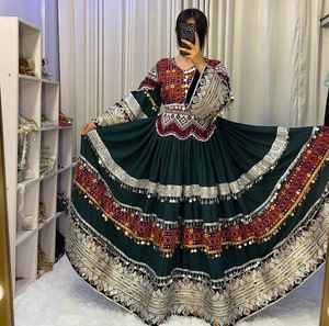 Vente en gros de robe de style afghan pour femmes à la mode robe évasée entièrement cousue pour adultes - Product Image 3