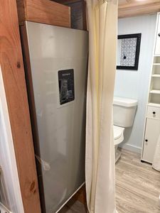 Mini-maison sur roues avec une chambre et un loft convertible LIVRAISON GRATUITE À TOUTES LES RÉGIONS - Product Image 4