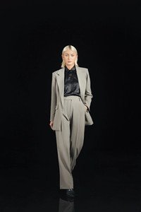 เสื้อเบลเซอร์คอวีสำหรับผู้หญิงชุดสูทผ้าโพลีเอสเตอร์แฟชั่นลำลองสไตล์หรูหราฤดูร้อน - Product Image 3