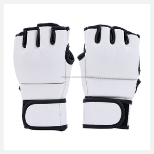 Gants de boxe MMA en cuir sur mesure, respirants, légers, antidérapants, demi-doigts, fermeture auto-agrippante DWELT GEARS pour l'entraînement et le combat - Product Image 4