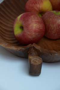 Bol en bois feuille sculpture suisse cadeau de Noël nature cuisine appartement bol fruits boisé pièce unique - Product Image 4