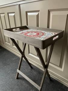 Plateau moderne en bois de noyer pouf avec poignées plateau de service pour la décoration de salon idée cadeau pour la maison - Product Image 3