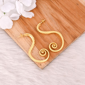 Lot de 25 paires de boucles d'oreilles de créateur faites à la main en laiton plaqué or jaune, bijoux de mariage tendance et cadeaux uniques pour maman - Product Image 3