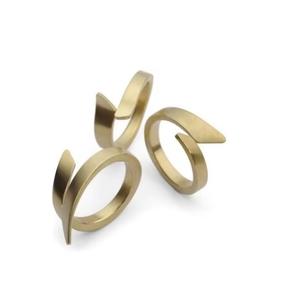 ห่วงรัดผ้าเช็ดปากเหล็กสีทองหรูหราเป็นมิตรกับสิ่งแวดล้อมสำหรับงานแต่งงานการตั้งค่าโต๊ะ - Product Image 1