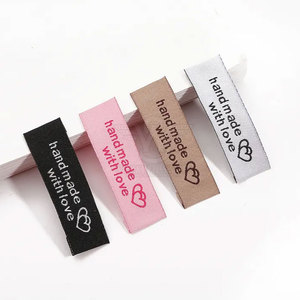 Etiquetas Rectangulares Personalizadas, Impresión Digital Ecológica, Opciones de Diseño Flexibles para la Marca Empresarial, Uso en Prendas de Alta Calidad - Product Image 1