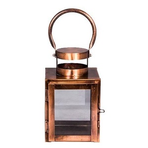 Nouveau cadre de lanterne en métal de meilleure qualité incroyable avec couvercle en verre lanterne à bougie à la main couleur cuivre fini à vendre - Product Image 4