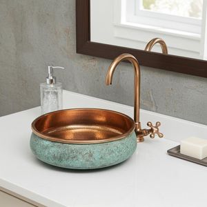 Cuencos de cobre brillante ideales para ocasiones festivas que requieren recipientes brillantes y duraderos con trabajo decorativo tradicional hecho a mano. - Product Image 6