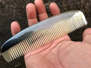 Peine de Cuerno de Búfalo Pulido de Lujo, Natural, Orgánico, Antiestático y Duradero para Hombres, Mujeres y Niños - Product Image 2