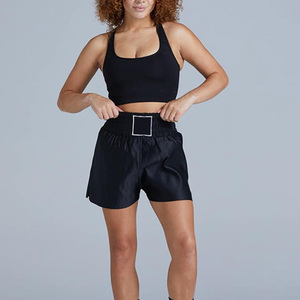 Pantalones cortos de boxeo para mujer con logotipo personalizado OEM aptos para entrenamiento y partidos Material transpirable y marca de etiqueta privada - Product Image 5