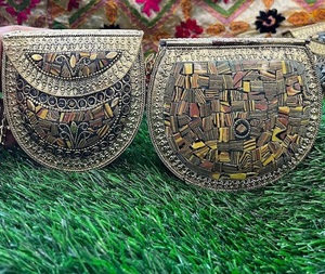 Sac à main exclusif pour dames en métal mosaïque Pochette de soirée avec poignées élégantes en laiton - Product Image 2
