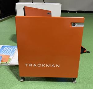 Monitor de lanzamiento de golf Trackman 4 - Product Image 3
