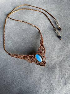 Fournisseur en gros de collier avec pendentif en pierre de labradorite naturelle, macramé vintage, certifié IGI, bijoux de fiançailles - Product Image 2