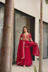 Vêtements ethniques modernes à la mode robe en soie Vichitra Dupatta avec paillettes vente chaude-travail brodé Multi & Zari à vendre - Product Image 5