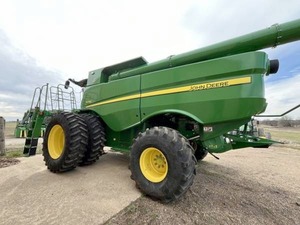 รถเกี่ยวข้าว John Deere S770 สำหรับขาย - Product Image 4