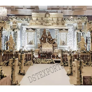 Montage de scène Manavarai à thème blanc de luxe pour mariage hindou Style Chennai moderne en fibre-Scène de mariage Grand Manavarai - Product Image 1