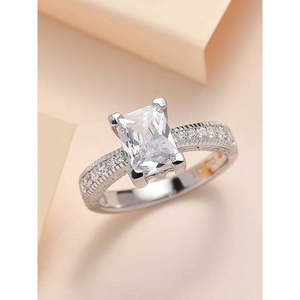 Elegante y lujoso anillo de diamante americano de 1,5 quilates Octágono solitario joyería Premium - Product Image 5