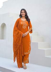 Catálogo completo de Kurti, pantalón y Dupatta de algodón bordado y elegante disponible a precio de mayoreo, colección premium. - Product Image 3