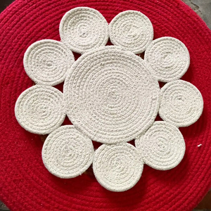 Sets de table ronds en coton blanc écologiques modernes avec motif Tikki extérieur et motif floral tressé pour un usage domestique - Product Image 1