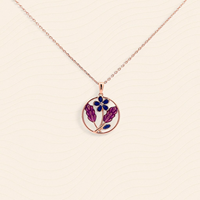 Collier pour femme JM Jewelry en laiton plaqué or 22 carats, fleur de lavande chrétienne Feng Shui, paix, guérison, bénédiction spirituelle