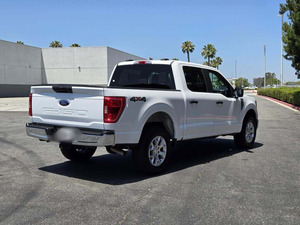 F-150 XLT SuperCrew 4WD 2023 d'occasion en excellent état, conduite à gauche, intérieur foncé, régulateur de vitesse adaptatif, sièges en tissu - Product Image 6
