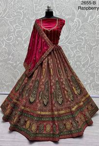Lehenga Choli con parche bordado diseñado y trabajo de múltiples hilos - Product Image 2